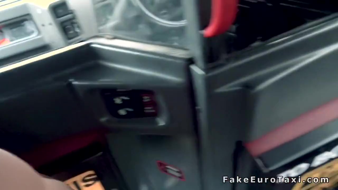 Spinner Flashing Ass To Driver