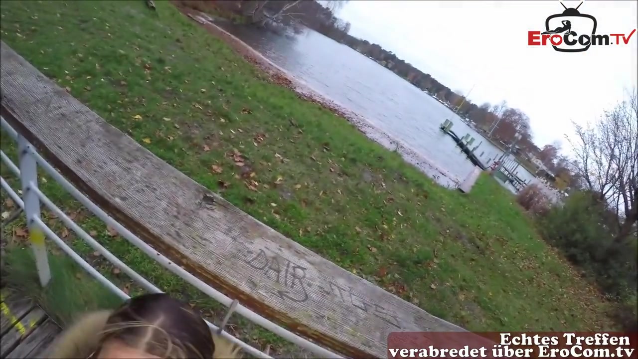 Blonde Deutsche Milf Mit Brille Trifft Sich Mit Fremden Mann Zum Ficken In Der Offentlichkeit