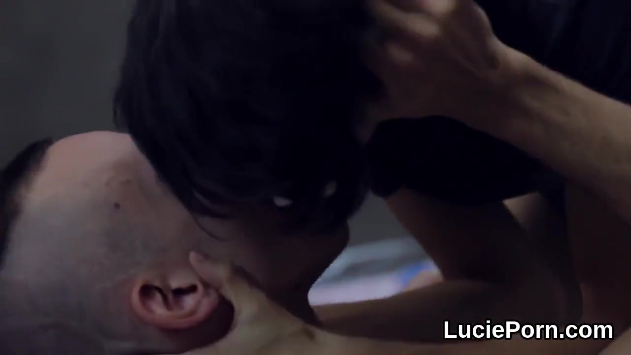 Amateur Lesbo Chicks Get Their Tight Fuckboxes Licked A