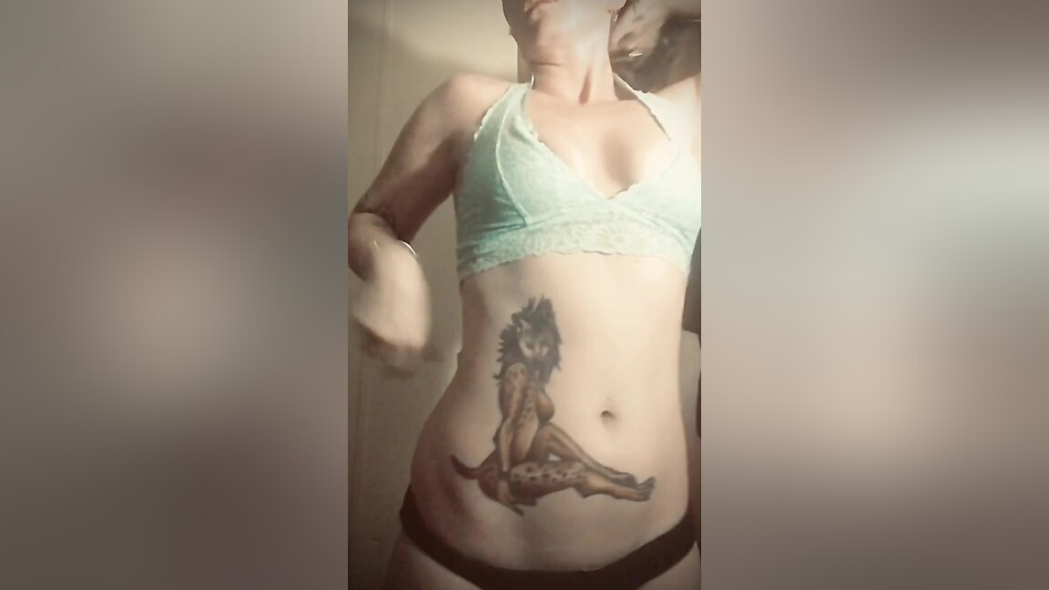 Sexy Girlfriend Striptease - Ladythetramp