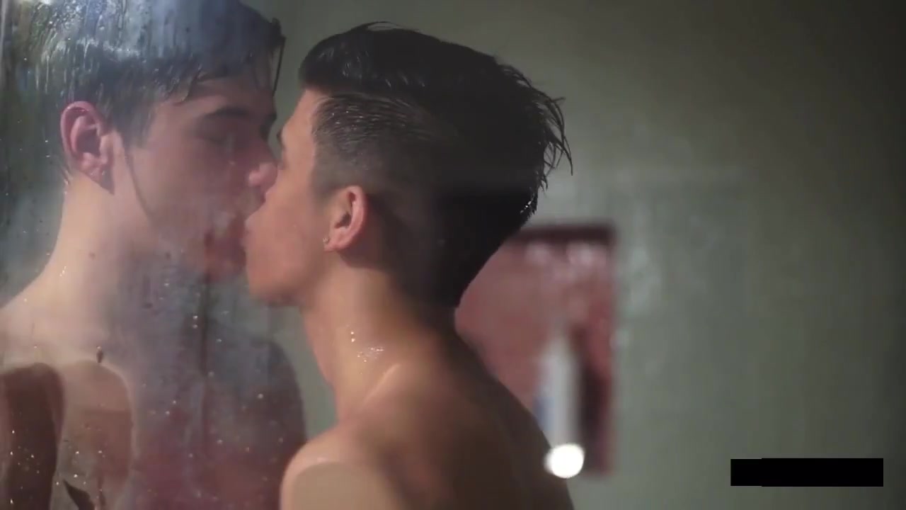 Starts In The Shower Gay Porn Videos