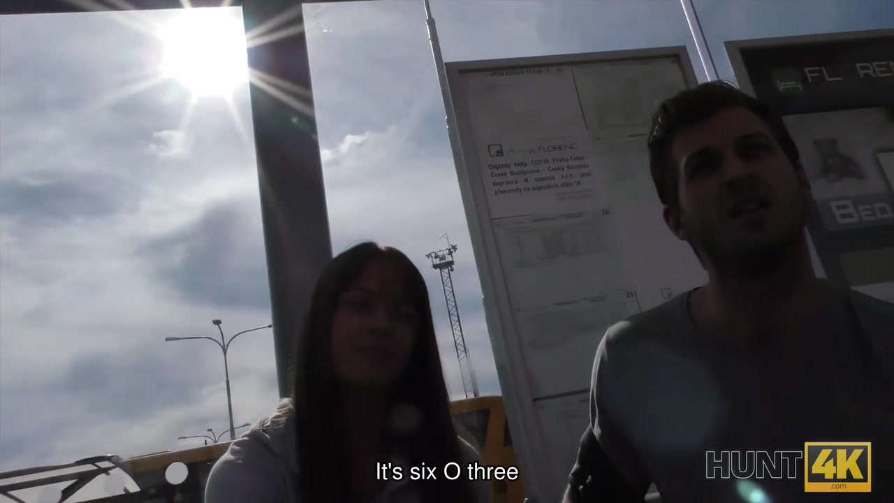 HUNT4K. Tricky guy fucks for cash hot chick who needed accommodation