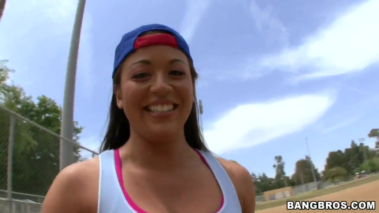 Softball babes get nasty down at the lockers