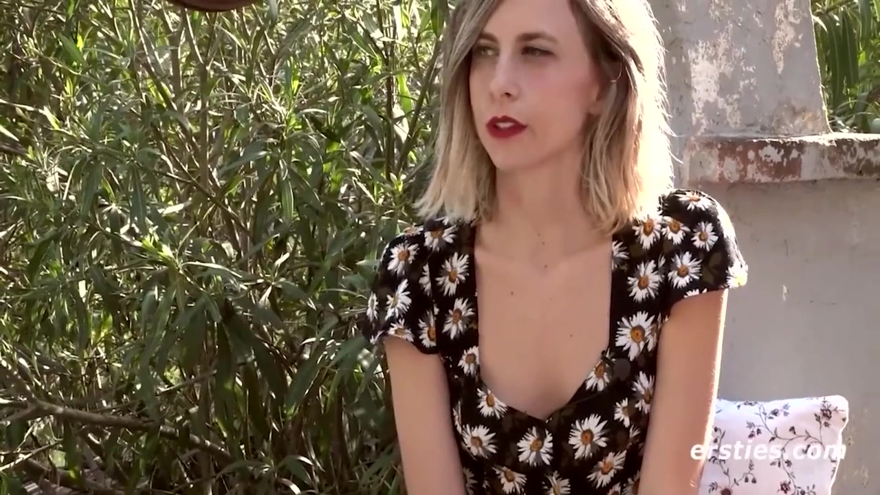 Cintia Fingers Herself Outside 5 Min With Cintia Shapiro