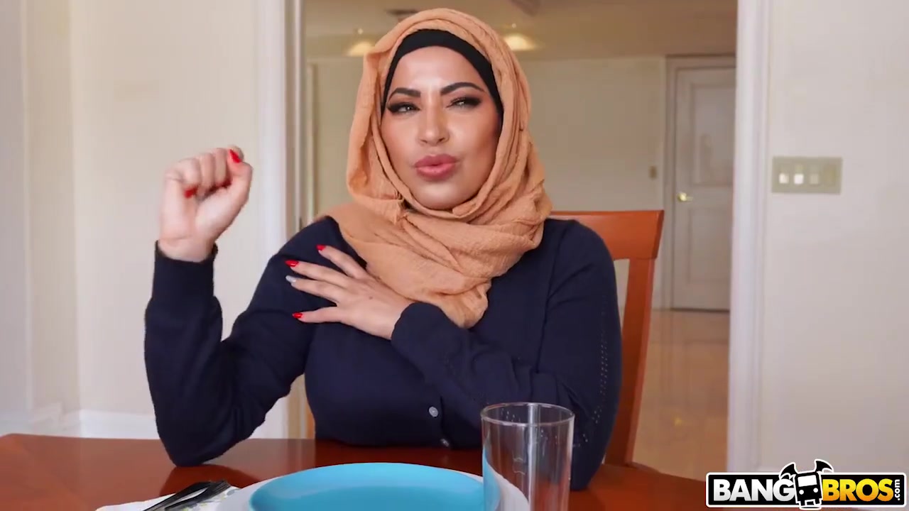 Muslim Hijab Threesome With Busty