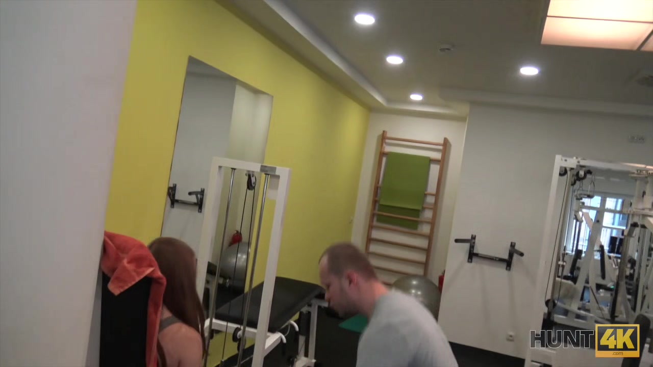 HUNT4K. Naughty guy picks up young hottie and fucks her right in gym