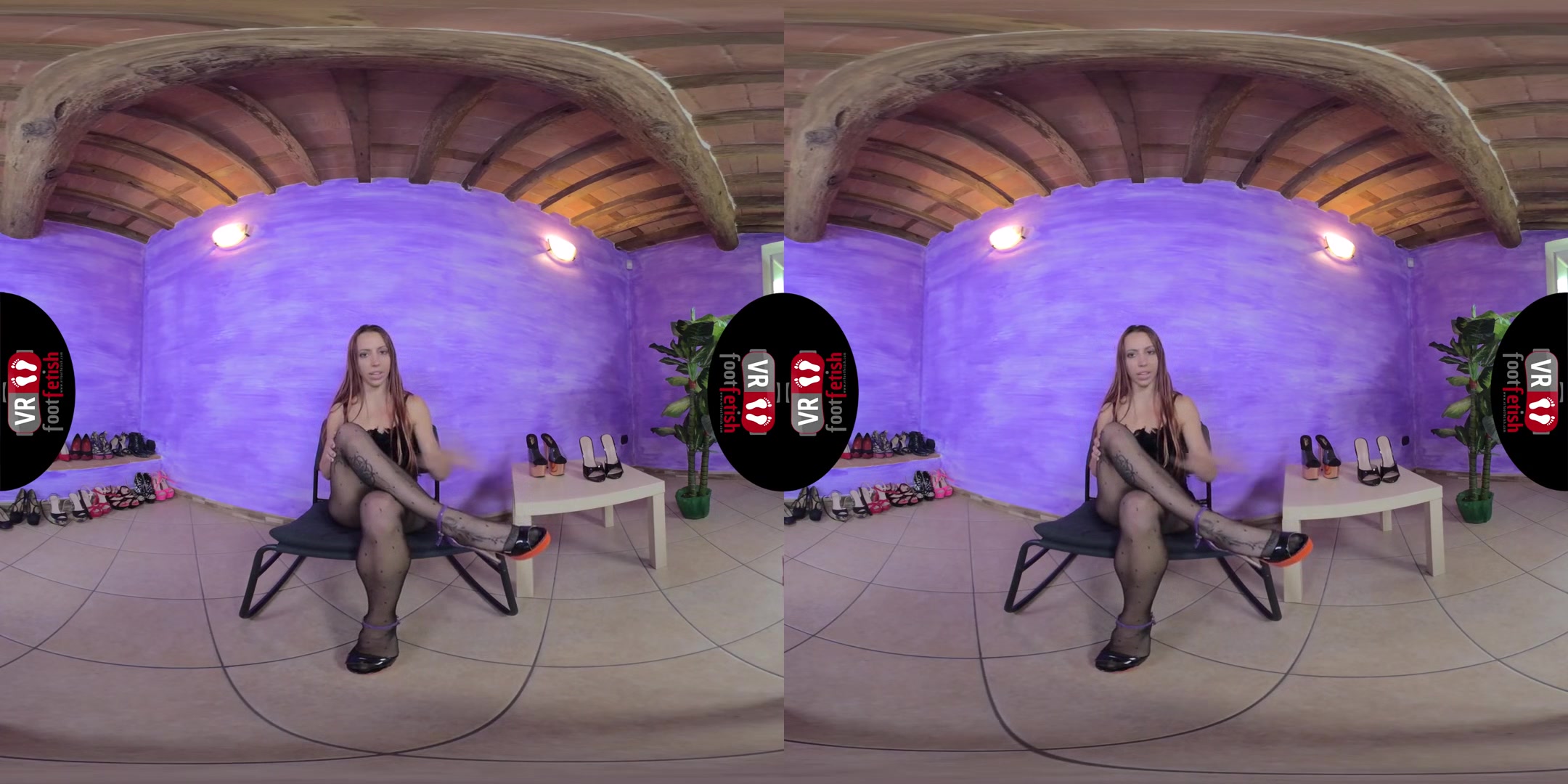 Gorgeous Elettra Takes Off Her Black Pantyhose And Flaunts Her Sexy Feet - Dancer with Incredible Legs Foot Fetish VR