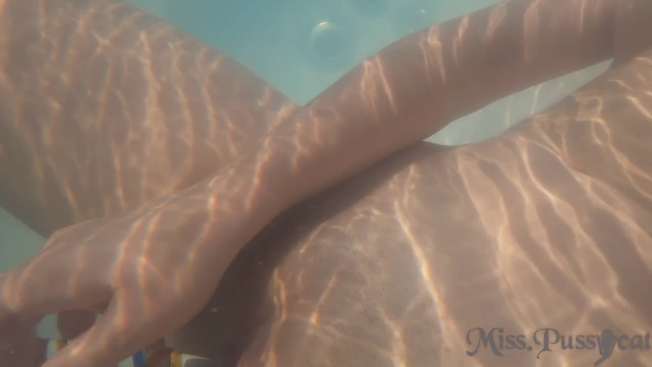 Miss Pussycat Underwater In The Rooftop Jacuzzi With Eveniya
