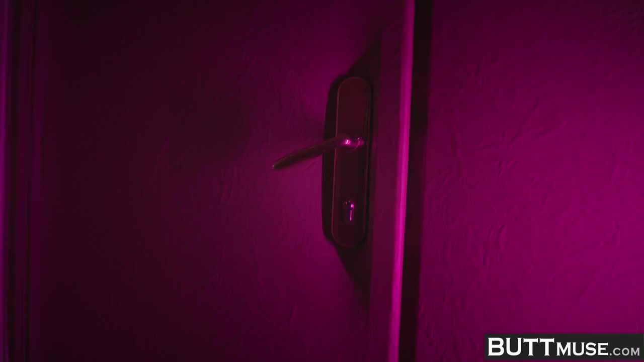 BUTTMUSE – ANAL DIVAS - Little Caprice Dreams