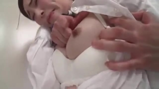 05600,A woman who is fucked and writhes in agony