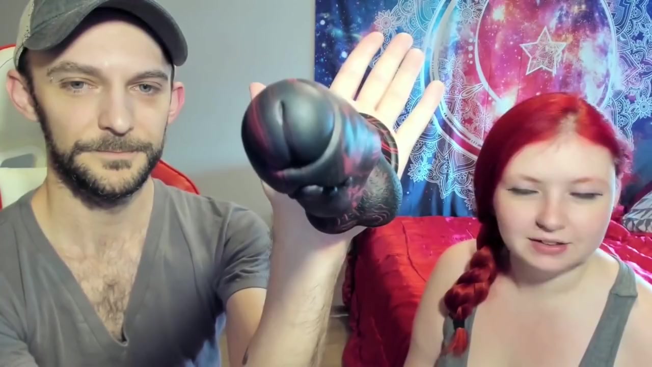 Momonii Black And Red Fantasy Dildo Unboxing And Masturbation With Sophia Sinclair And Jasper Spice