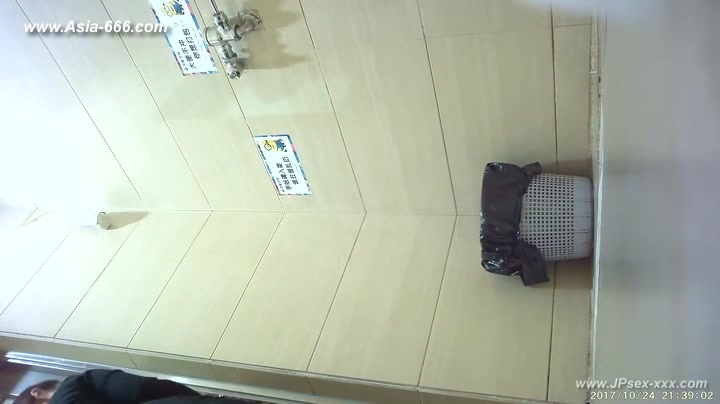 chinese girls go to toilet.152
