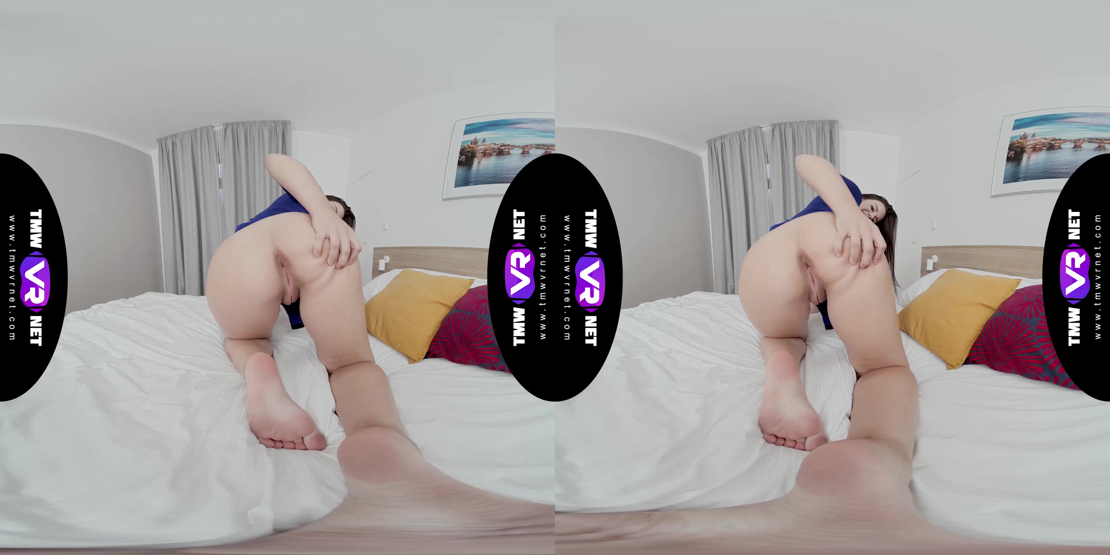 New bodysuit turns her on - TmwVRnet