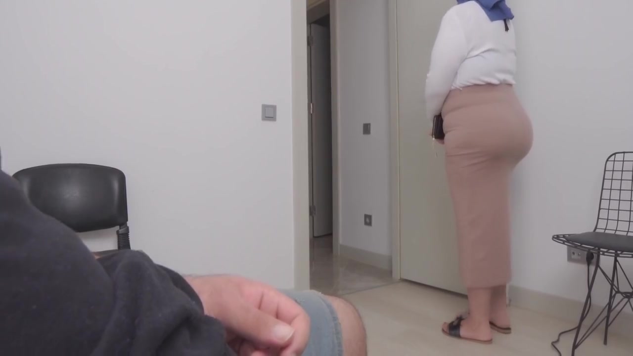 She Is Shocked !!! Dickflash To A Pretty Girl In The Hospital Waiting Room. 6 Min