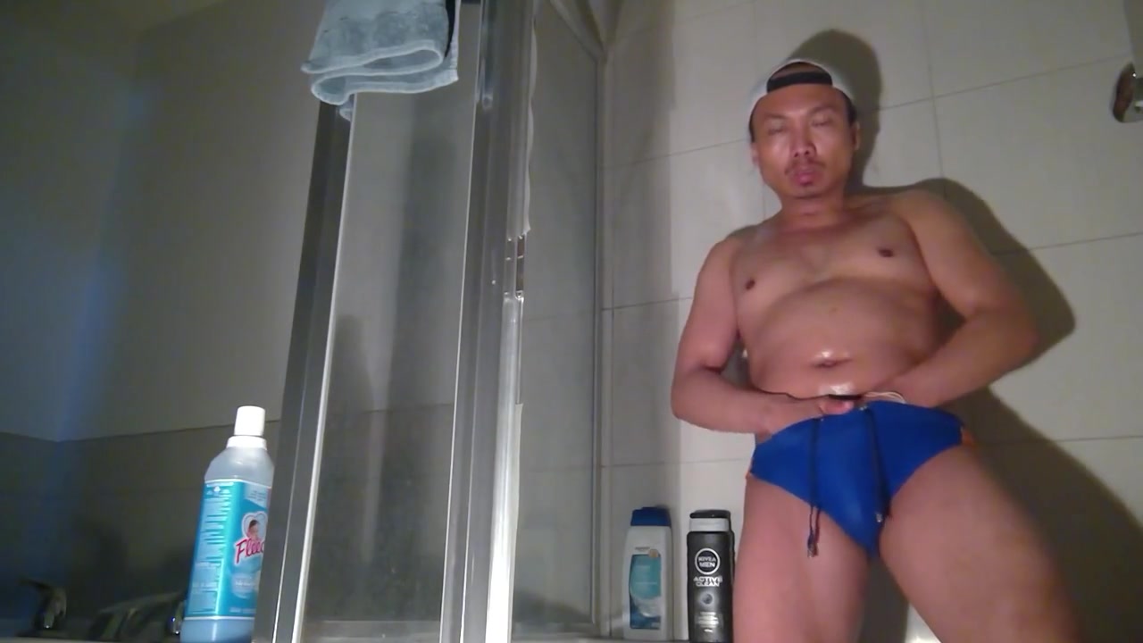 Bastian Kross Blowing Clouds Before Shower