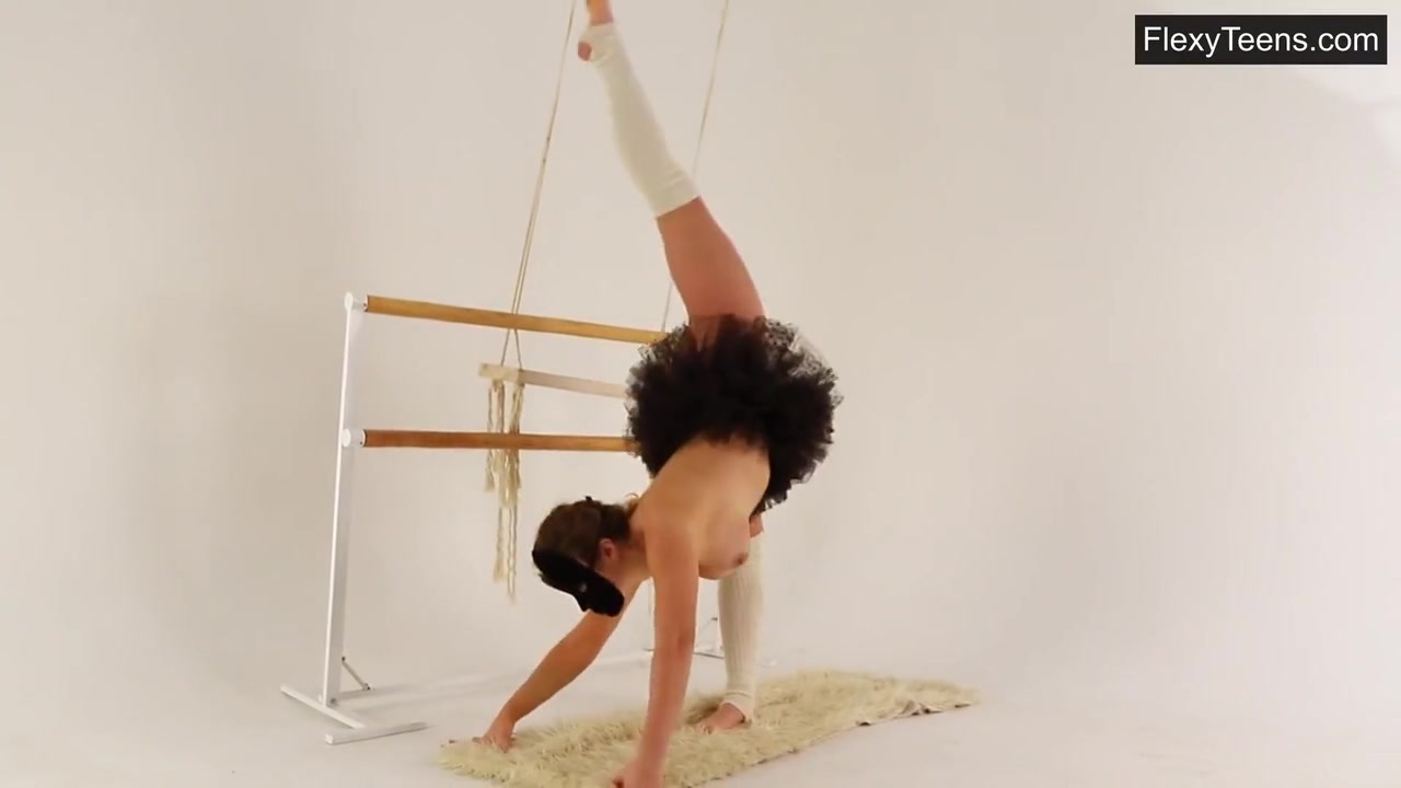 Spreading Her Legs And Wearing A Mask Myra Zavisalo