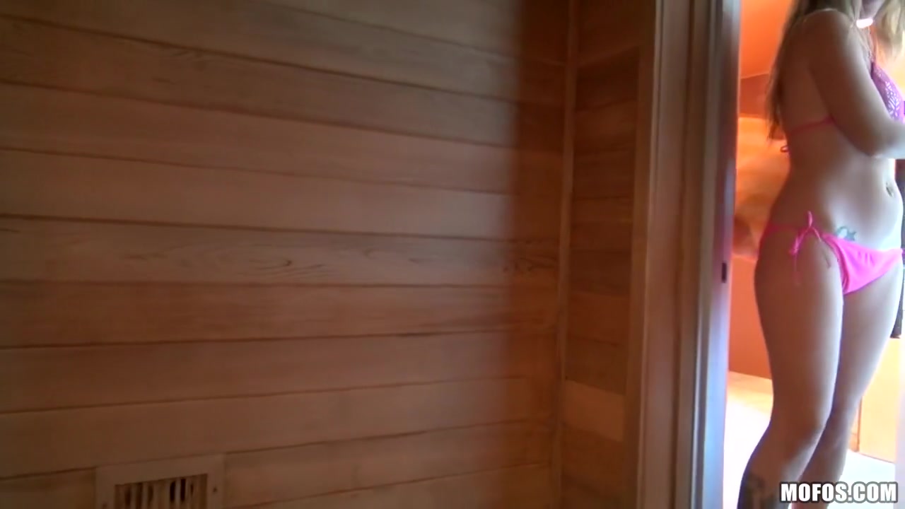 Vanessa X - Hot Pussy in the Sauna