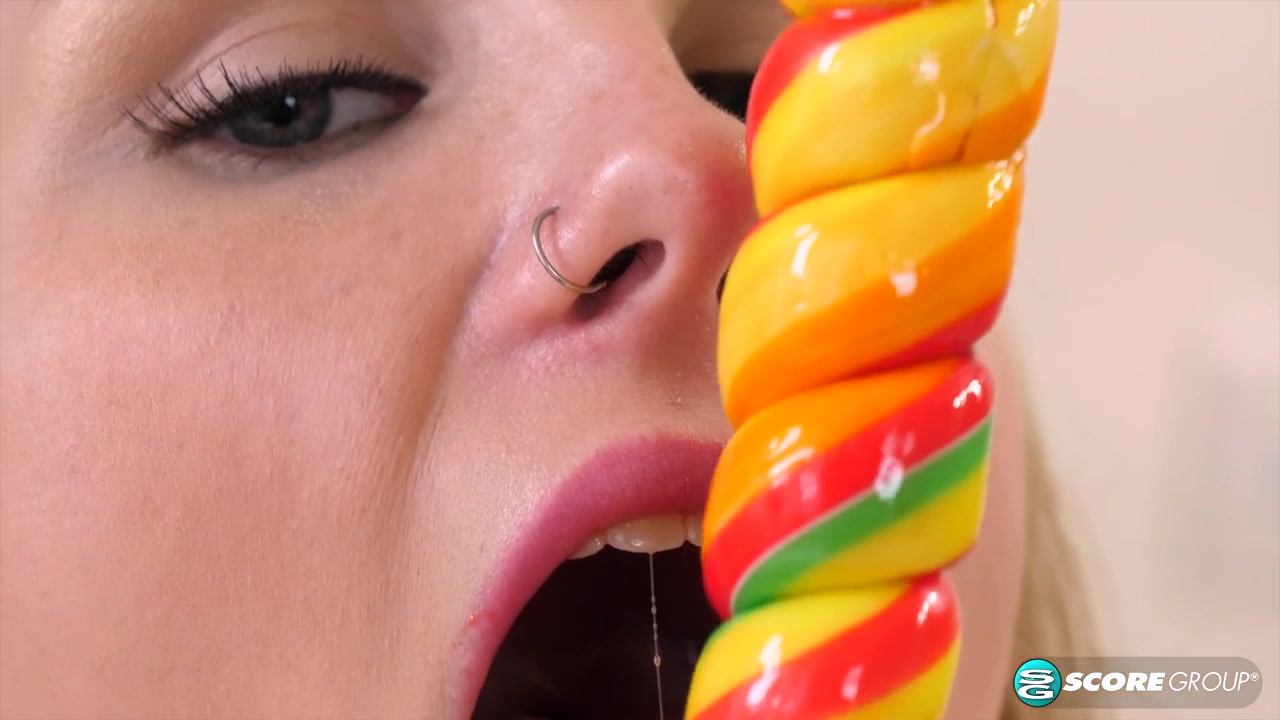 Sugar Slit - 18Eighteen