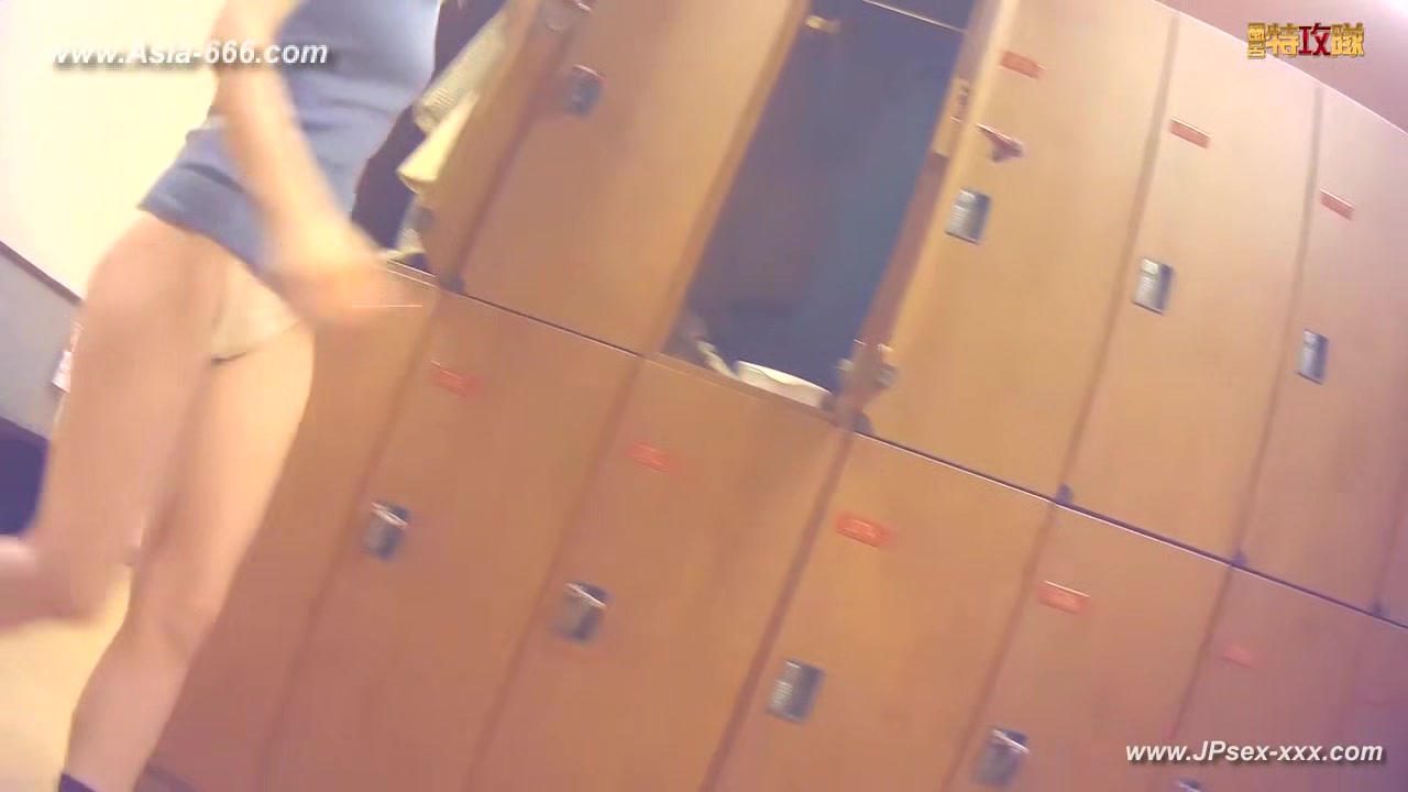 japanese public bathroom changeroom.49