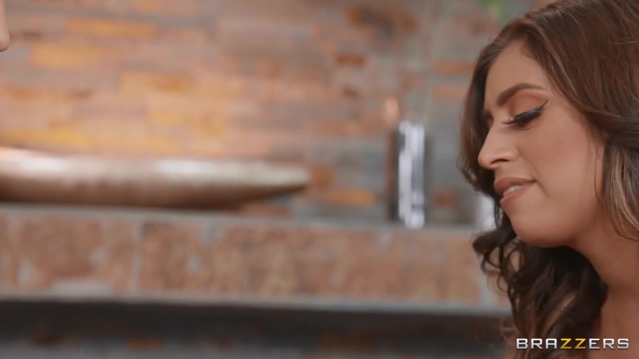 In Love with Knox's Knockers Video With Van Wylde, Ella Knox - Brazzers