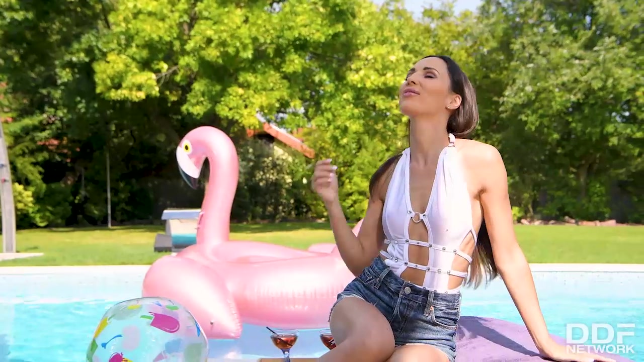 Double Dong Fun in the Sun - PornWorld