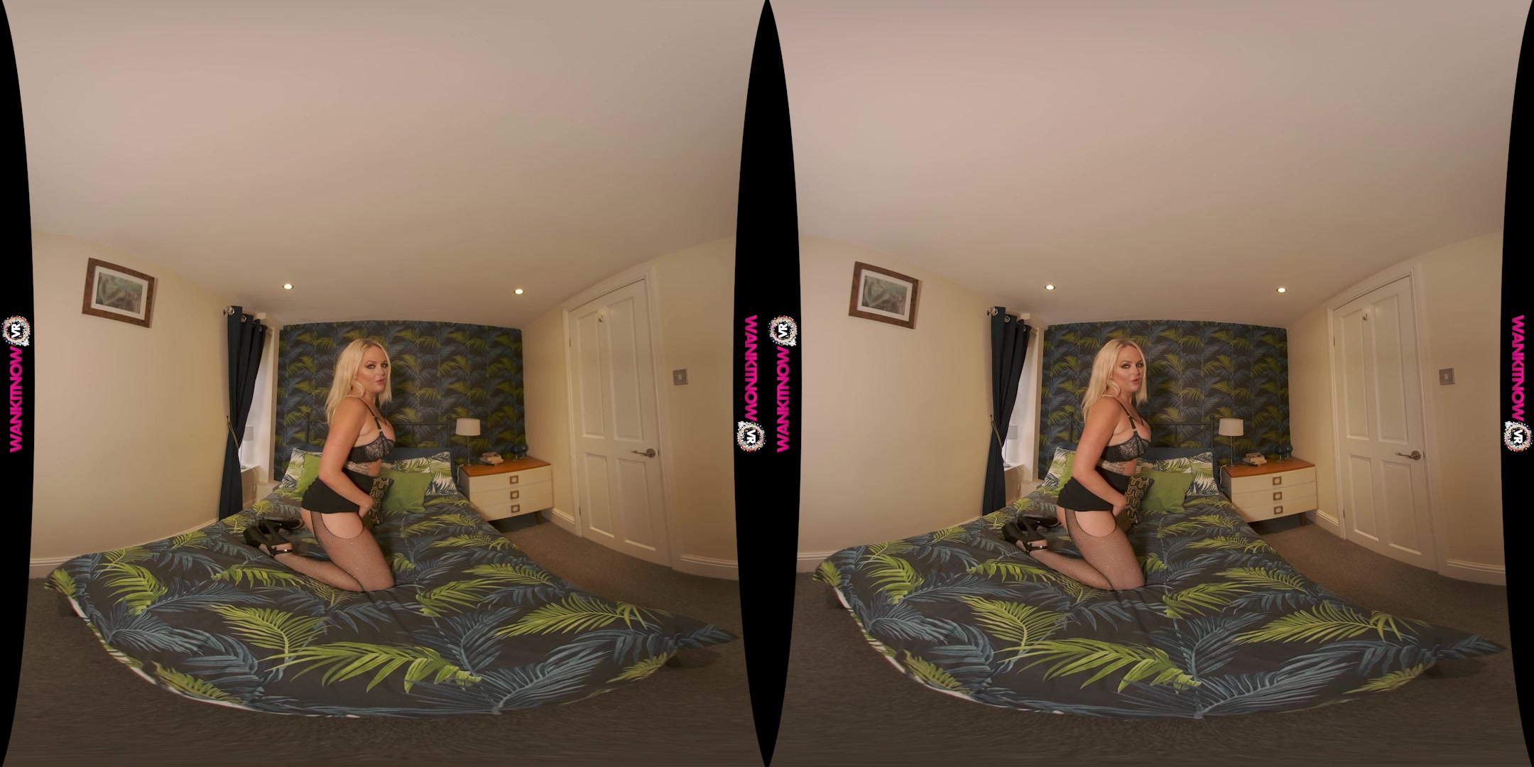 Come And Watch Me Play featuring Louise Lee - WankitNowVR