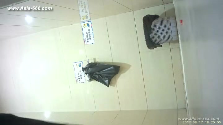 chinese girls go to toilet.106