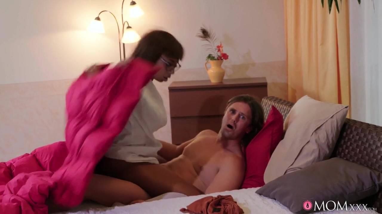Isabella Chrystin & Claudia Bavel in Lola Marie - SexyHub