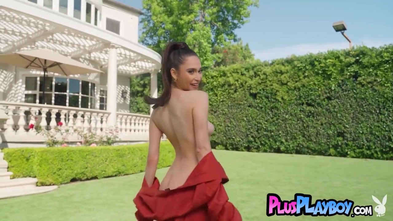 Perfect Ass Latina Loves Posing Naked So Babe Exposed Stunning Natural Body