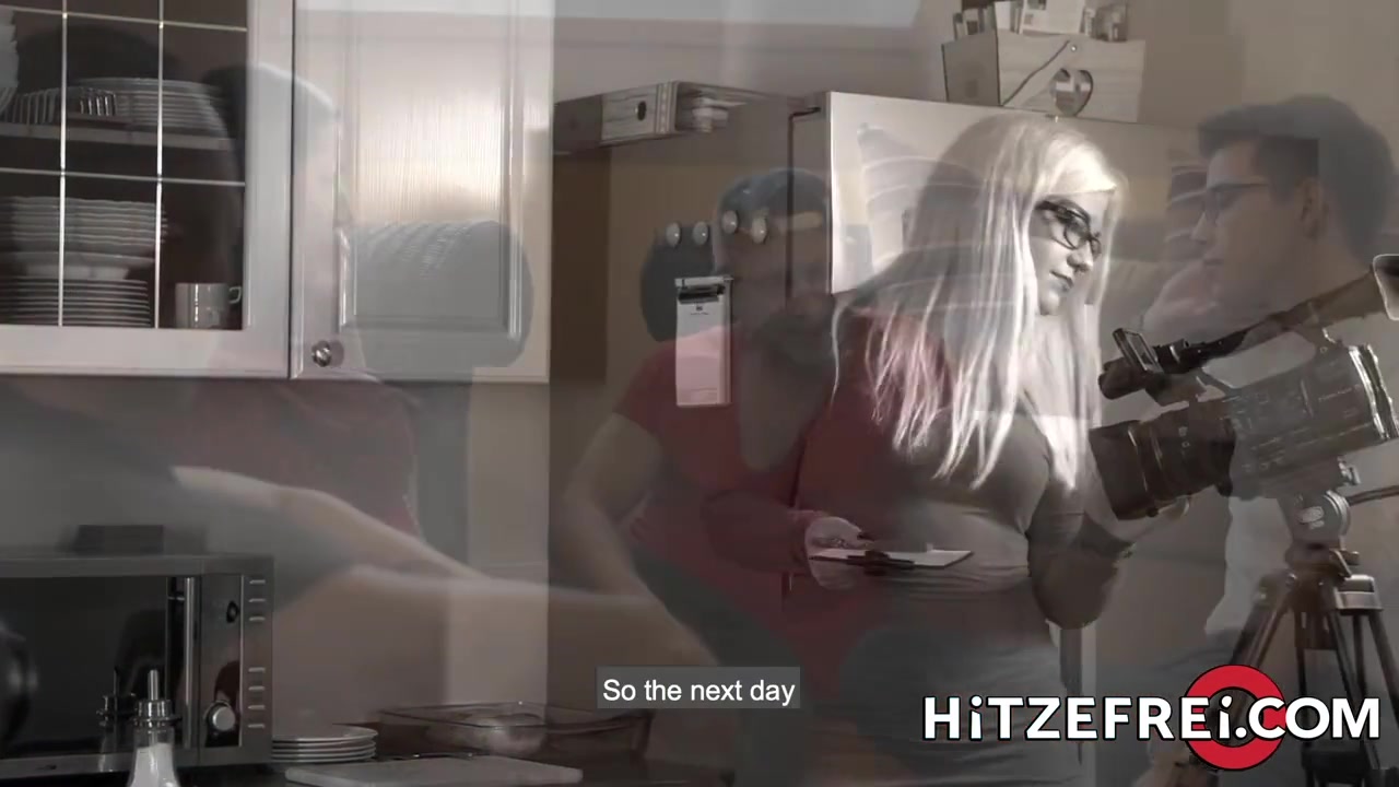 HITZEFREI Thick German blonde Mariella Sun fucks an older man