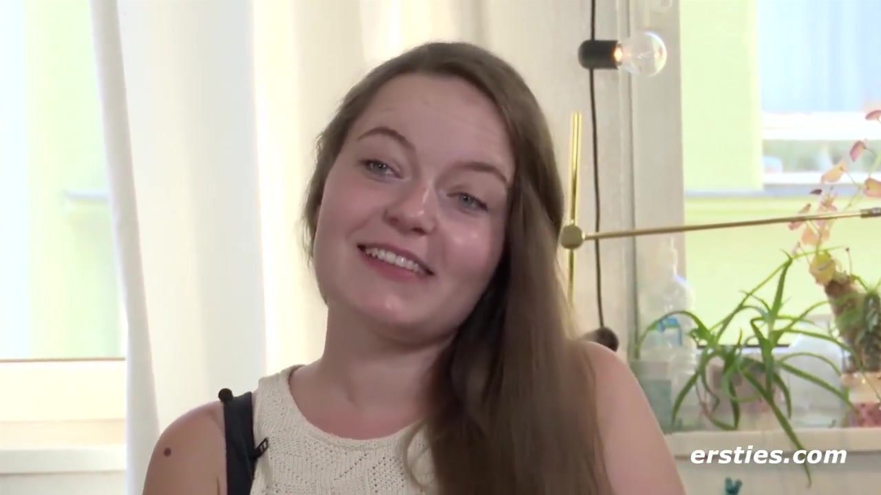 Musical-fan Mable Verwohnt Sich Mit Dildo Und Vibrator