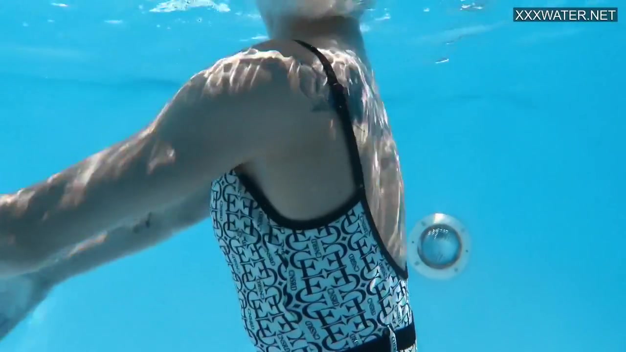 Beautiful Blonde Swims Nude - Zazie Skymm