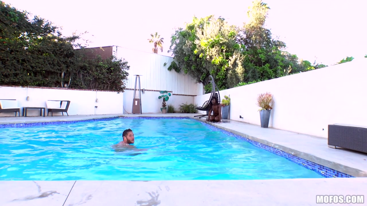 Anna Foxx in Ebony Bikini Beauty Poolside - MofosNetwork