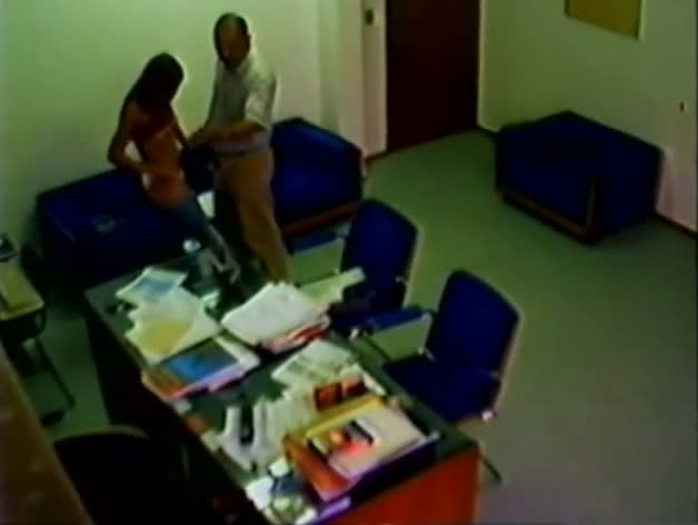 Quick amateur blow in the office