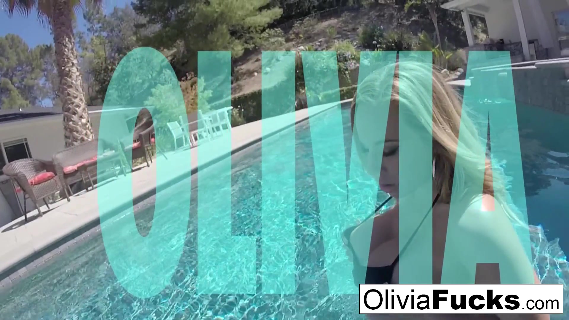 Olivia Austin in Horny Olivia Austin Plays With Her Pussy Underwater - OliviaAustin