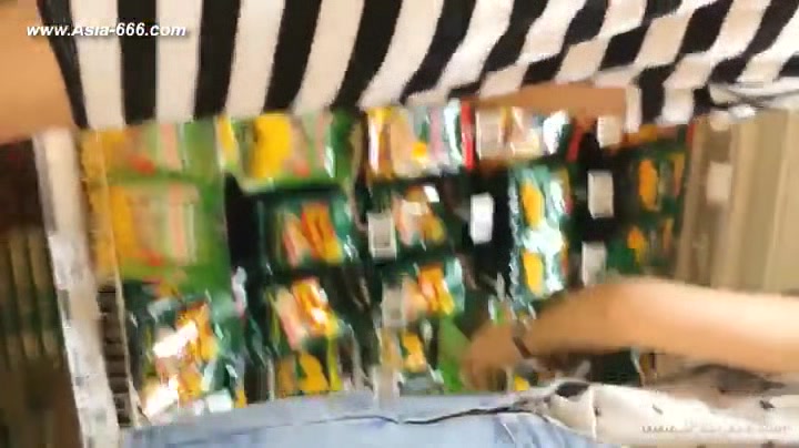 peeping chinese amateur upskirt.3