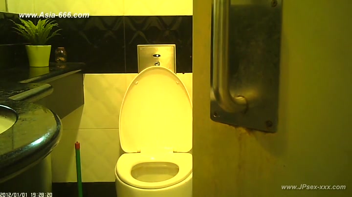 peeping taiwan girls go to toilet