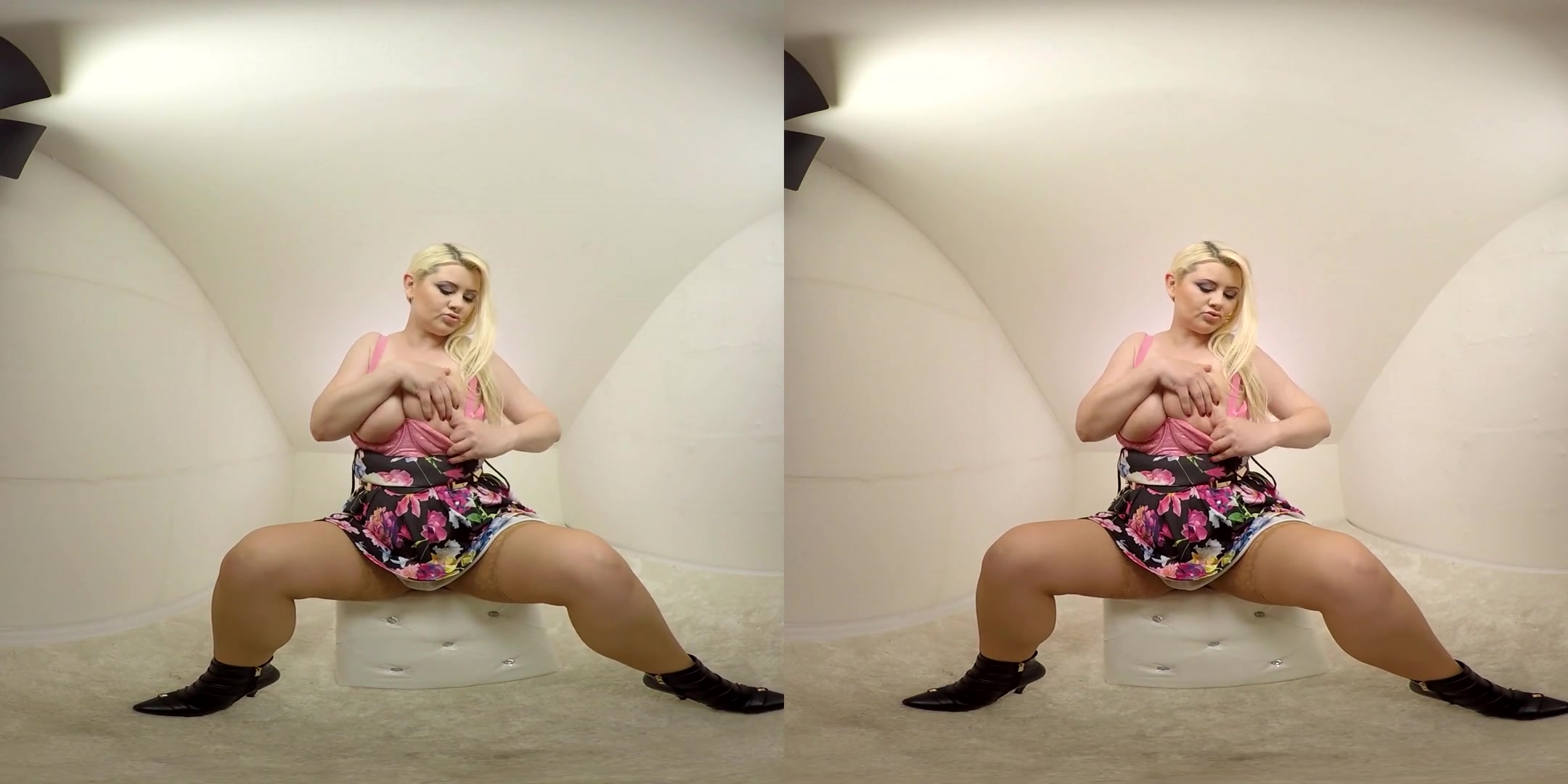 Alexa Bold & Alexa Bold in Horny Alexa Bold Fucks Her Toy - BravoModelsMedia