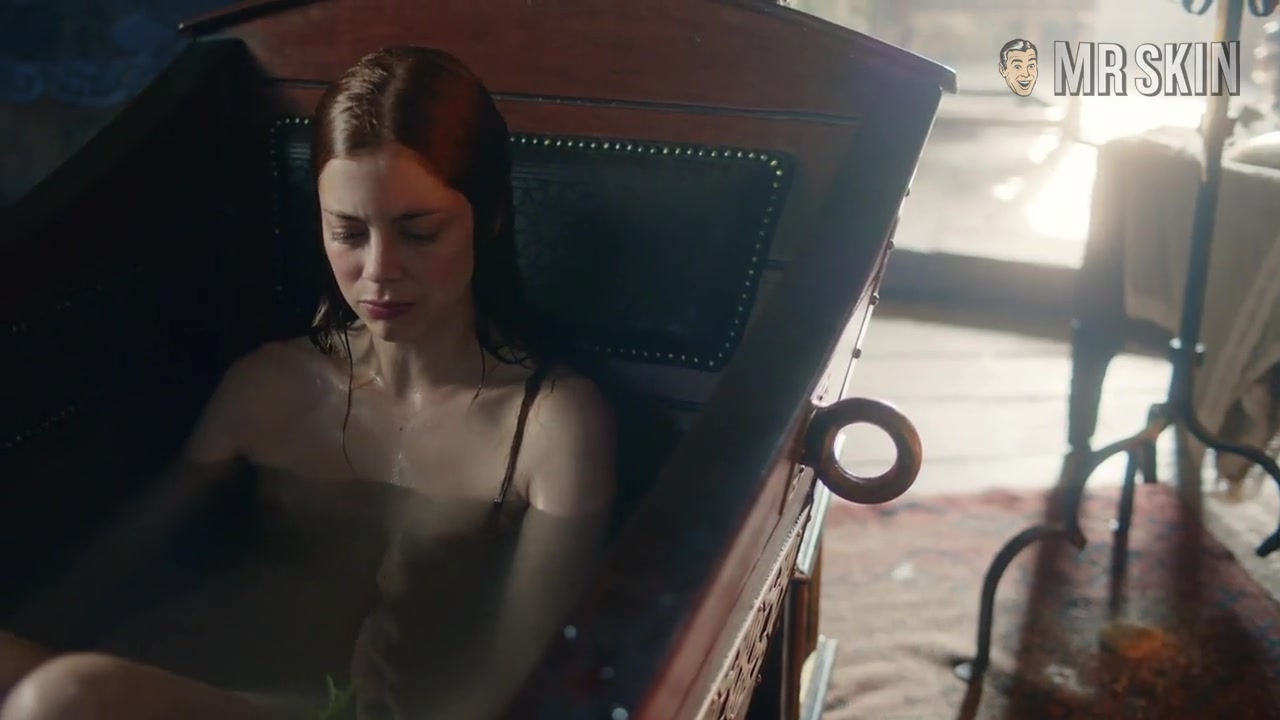 Anna Paquin Shows Her Bee-Cups in Tell It to the Bees - Mr.Skin