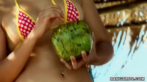 Thais Leima poses and shows her precious boobs