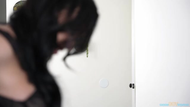 Stepmoms Little Black Dress - S3:E2 - Momlover