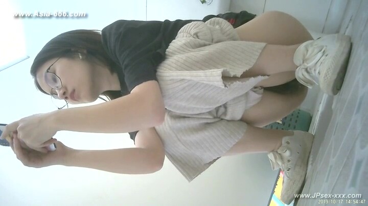 chinese girls go to ***