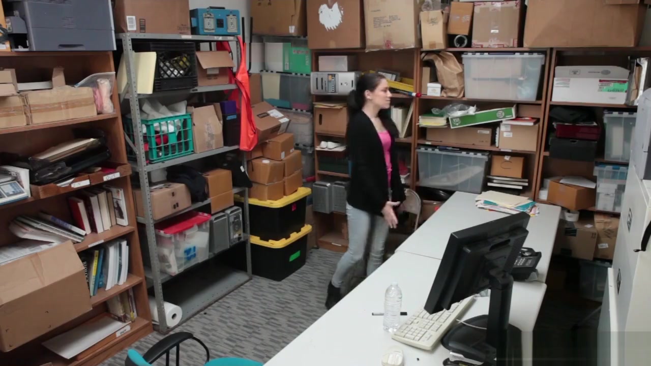 Shoplyfter Bobby Dylan fucked by the hearing person
