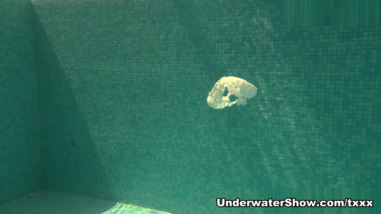 Russaka Video - UnderwaterShow