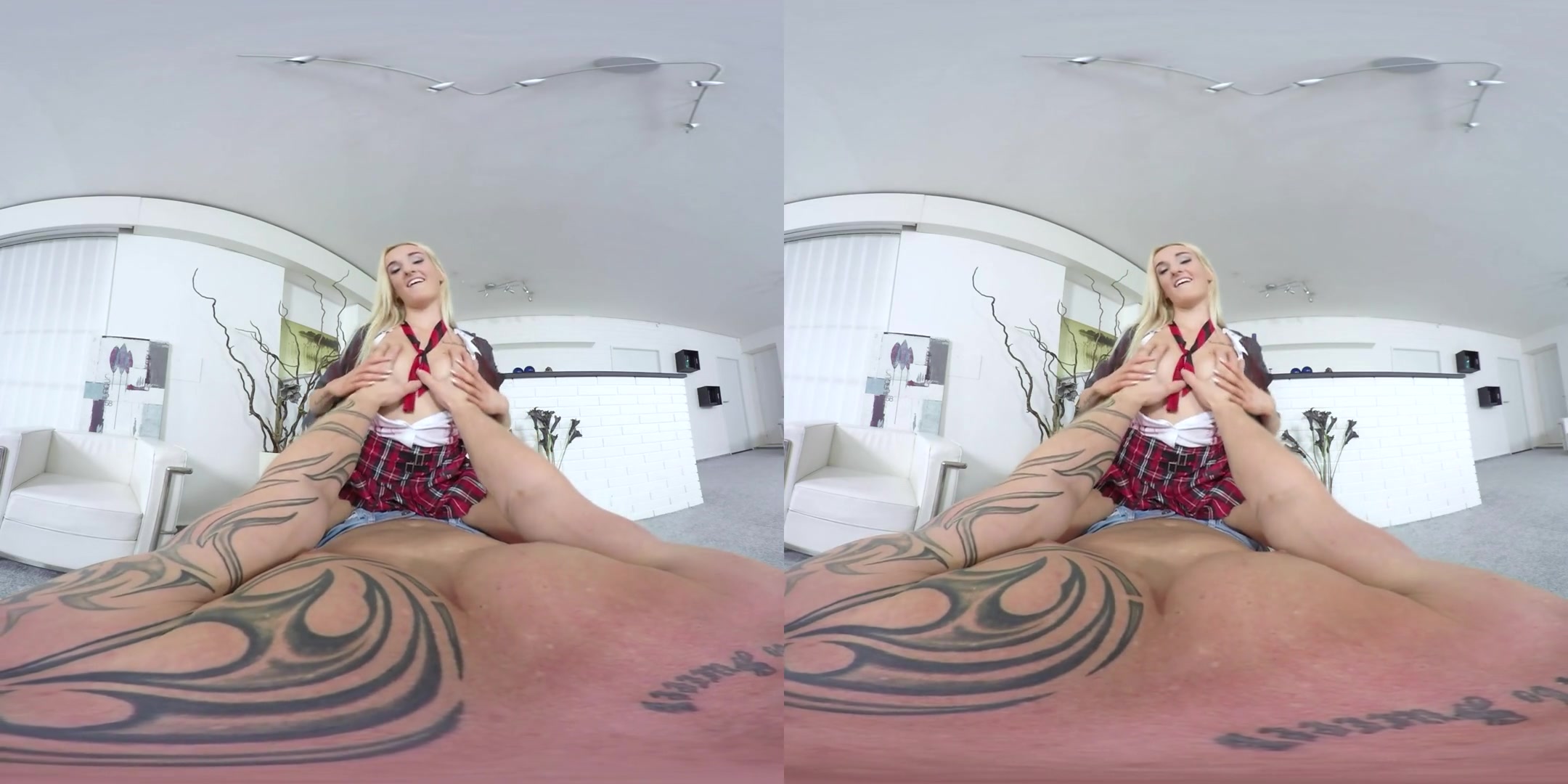 Daisy Lee in Hottie Works Over A Dude - TmwVRNet