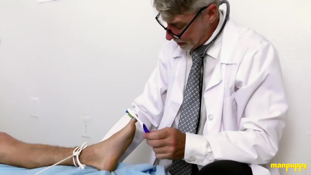 Dilf Tickles His Twink Patient With Richard Lennox And Frank Funsize