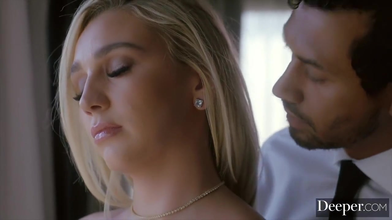 Kept-woman Kendra Finds Release With Another Man - Kendra Sunderland And Alex Jones