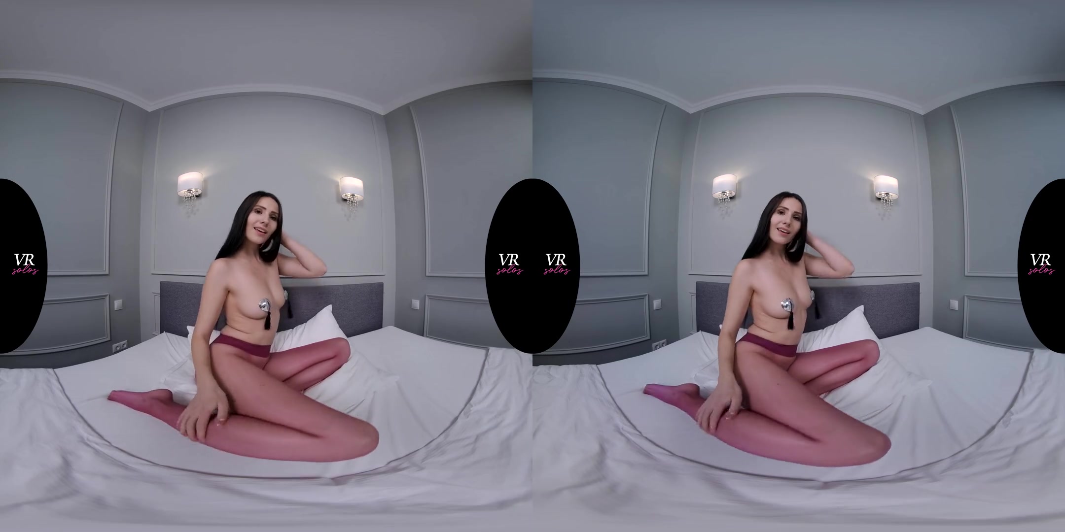 Vanessa's First VR Experience - SexLikeReal