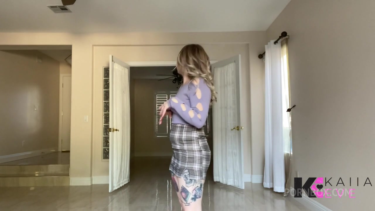 Cheating Housewife Plots for Big Cock: JOI & Squirt - PissVids