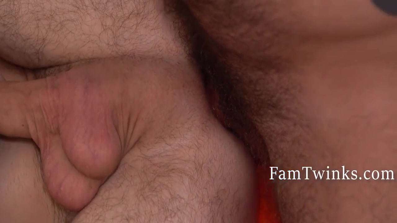 Ian Holmes And Dakota Lovell - Dick Demo From Step Dad 8 Min
